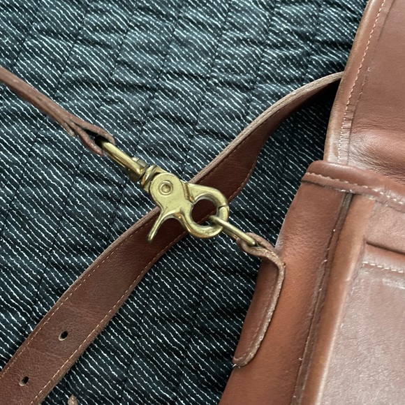 Vintage Coach Brown Leather Laptop Bag with Adjustable Strap - Picture 11 of 14